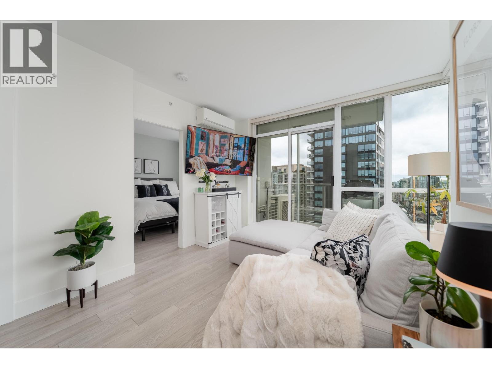1908 821 CAMBIE STREET