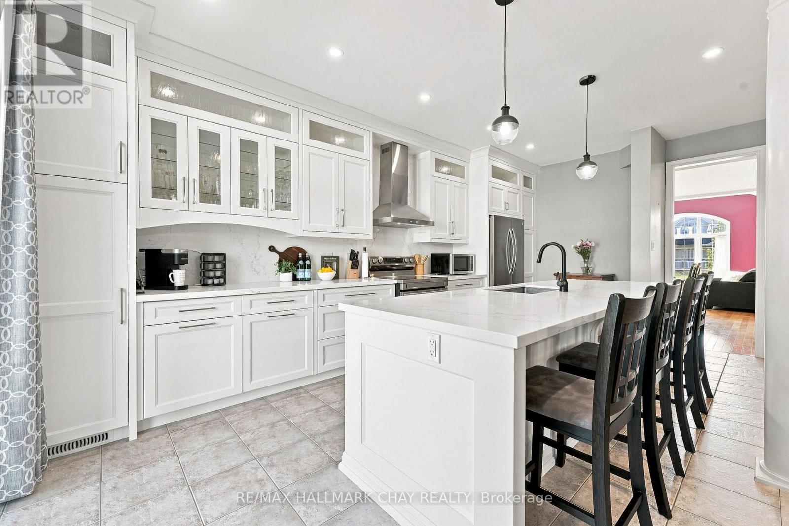 167 THE QUEENSWAY