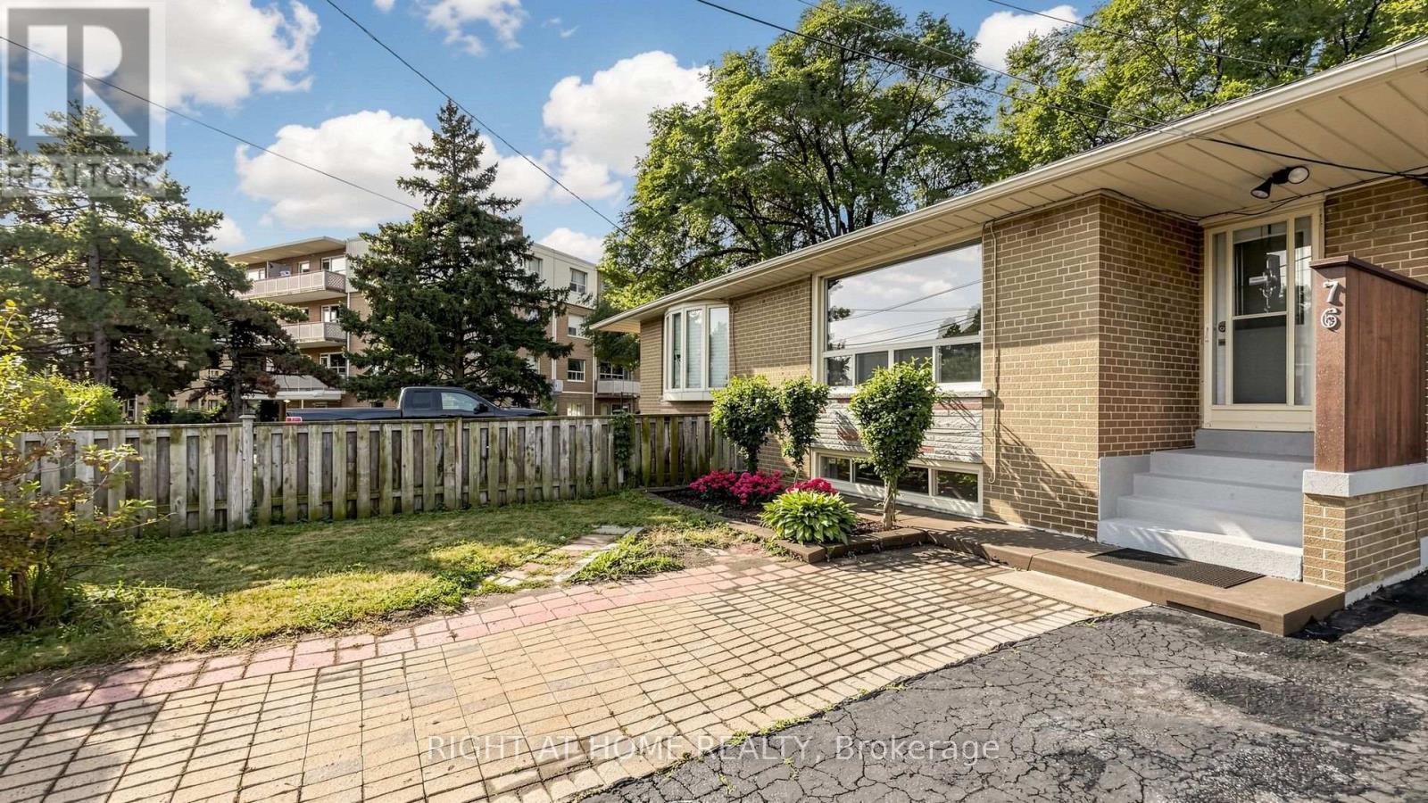 76 FENSIDE DRIVE