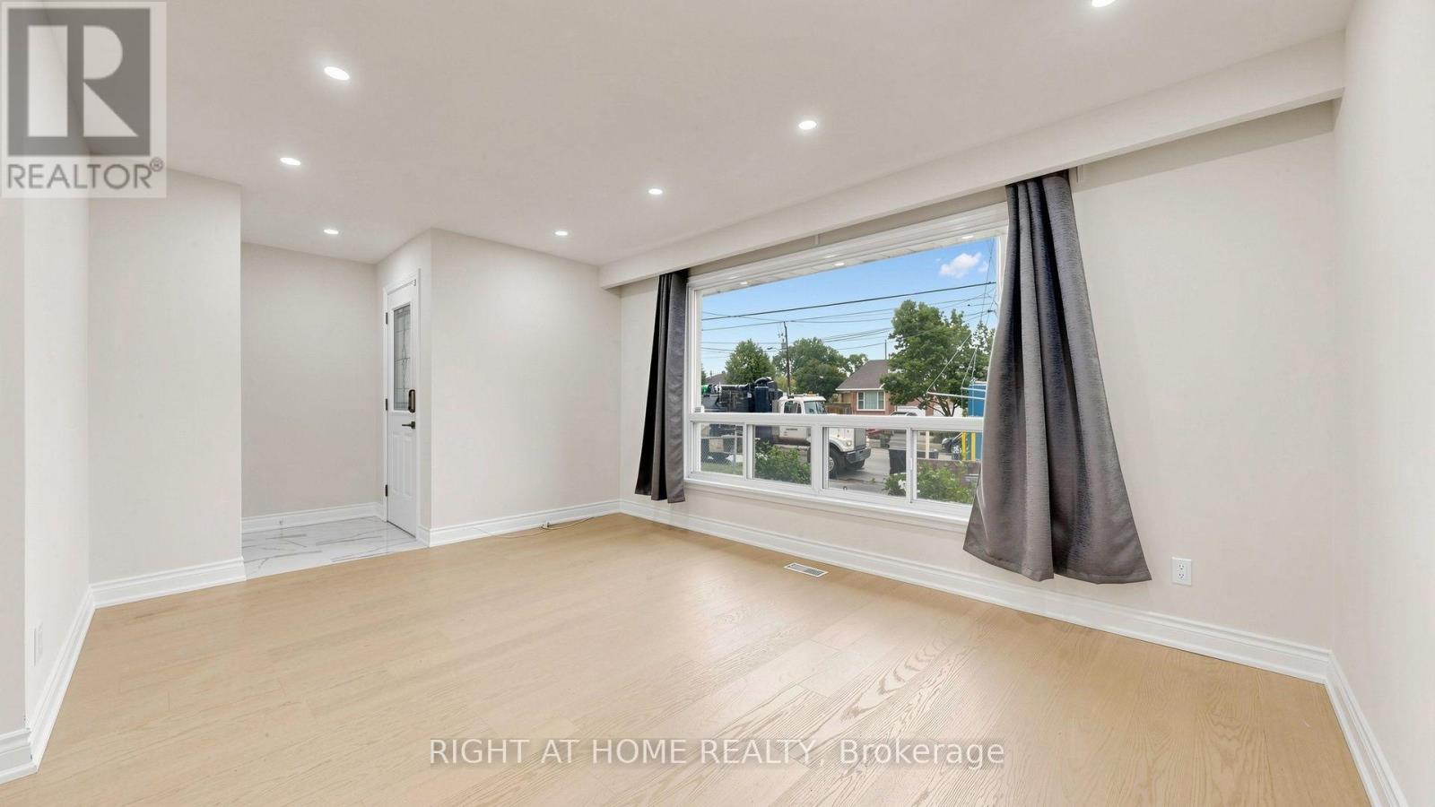 76 FENSIDE DRIVE