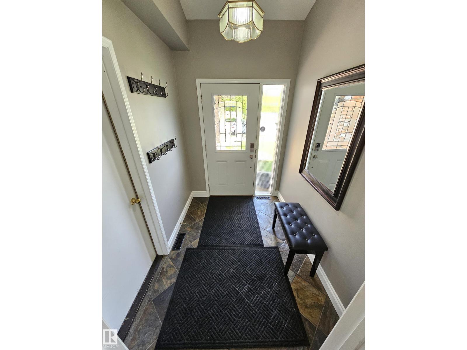 15 PAQUETTE PL
