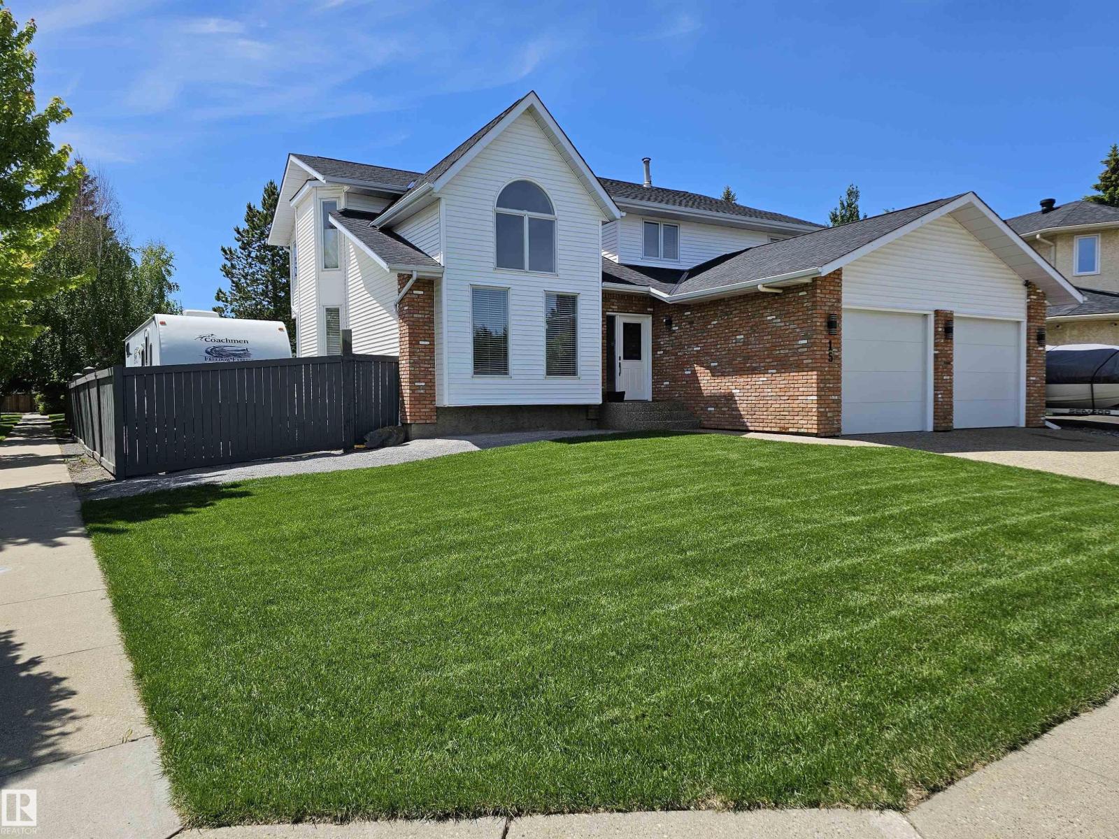 15 PAQUETTE PL