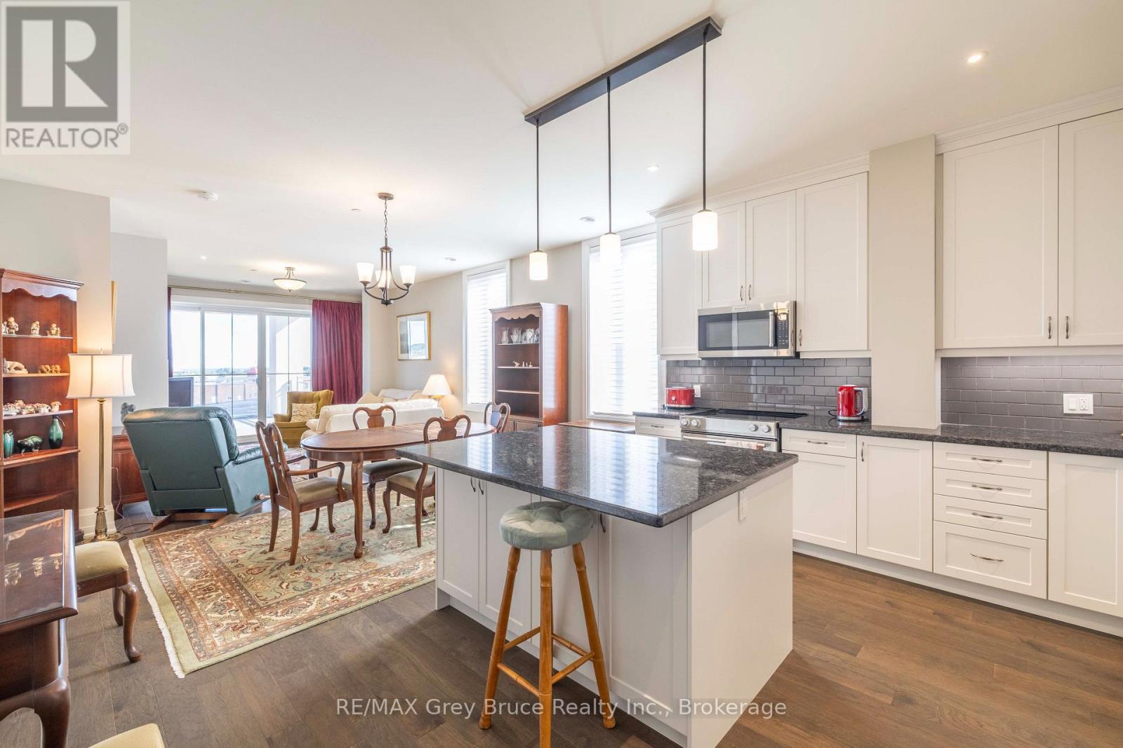 505 - 80 9TH STREET EAST STREET E