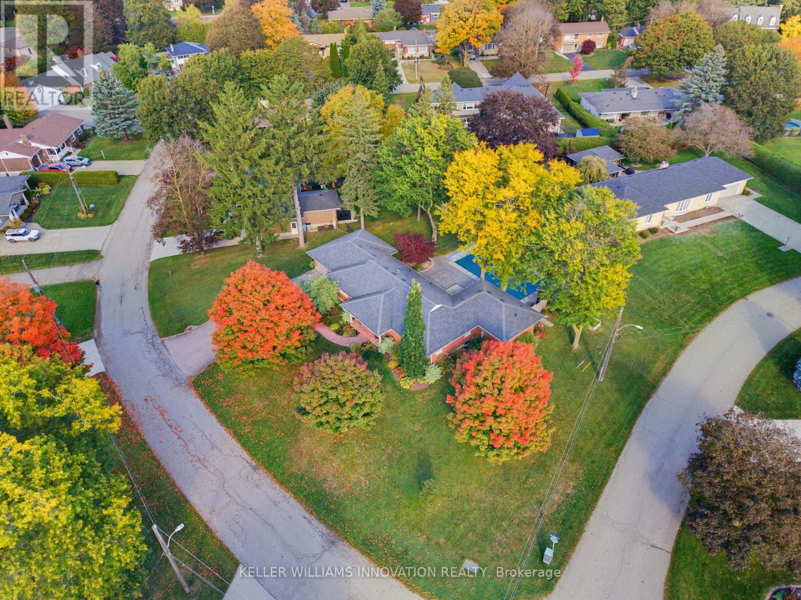 33 JACKSON CRESCENT