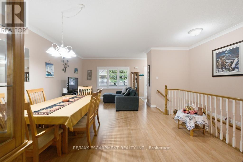 7 - 34 SOUTHBROOK DRIVE