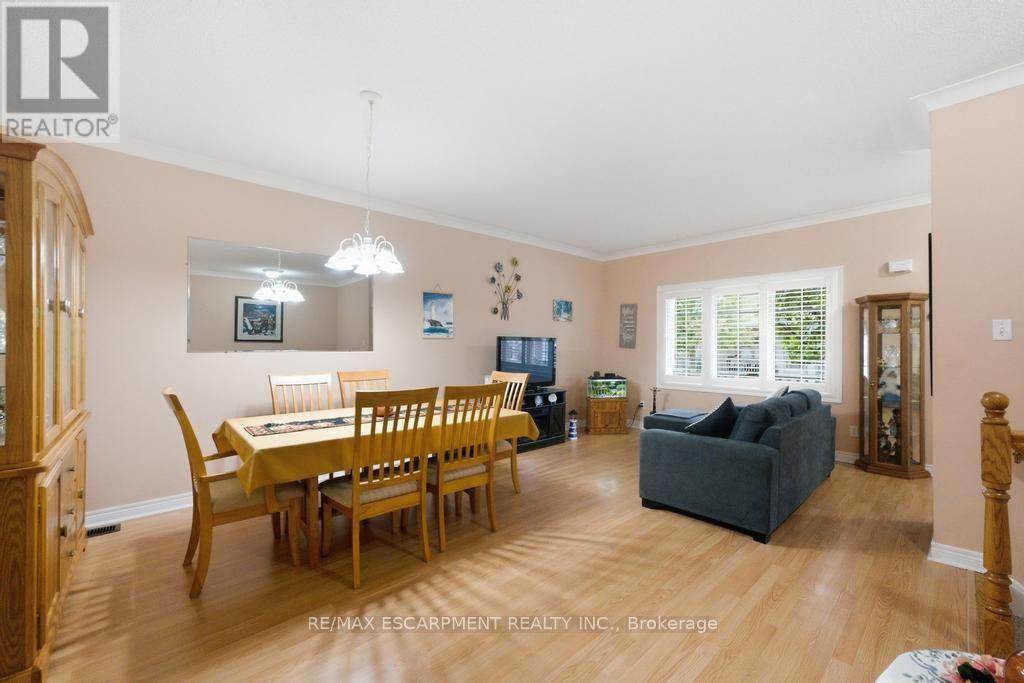 7 - 34 SOUTHBROOK DRIVE