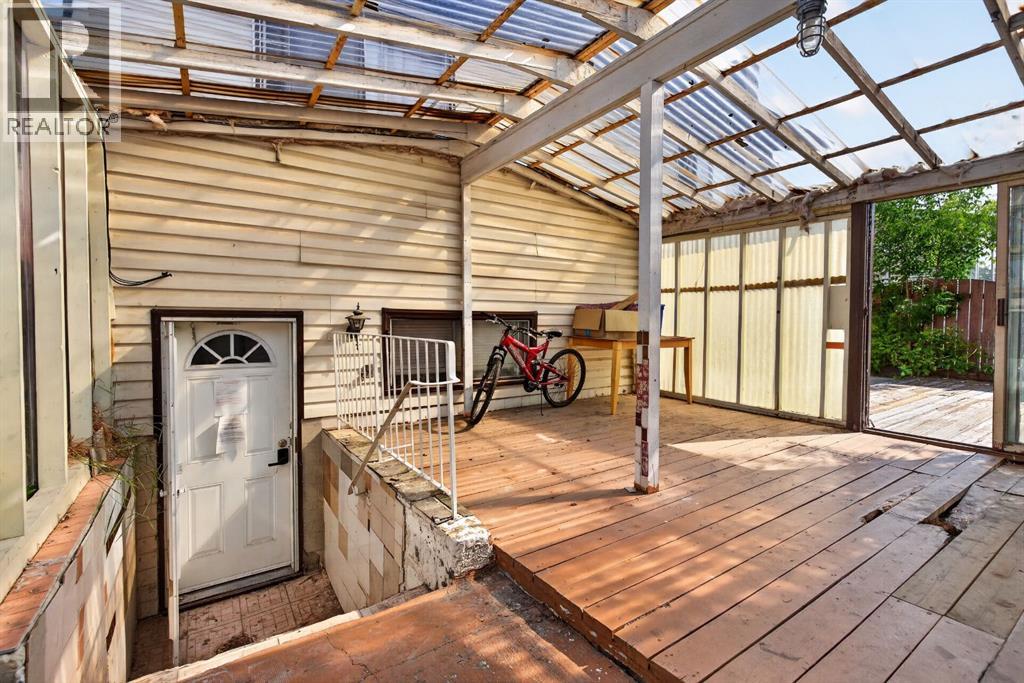 319 Rundlelawn Road NE