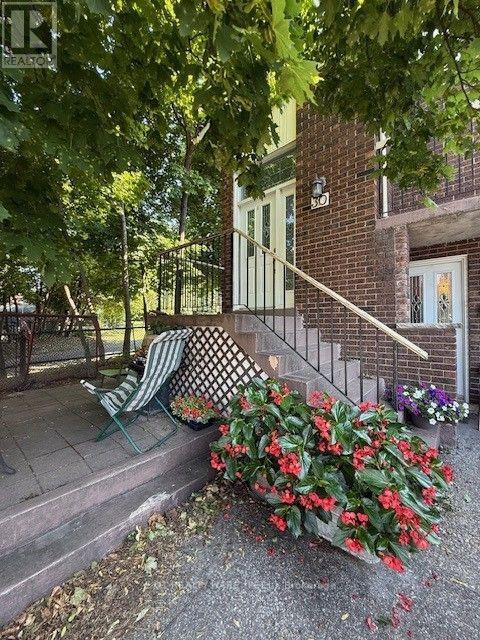 30 THORSBY COURT - Photo 3