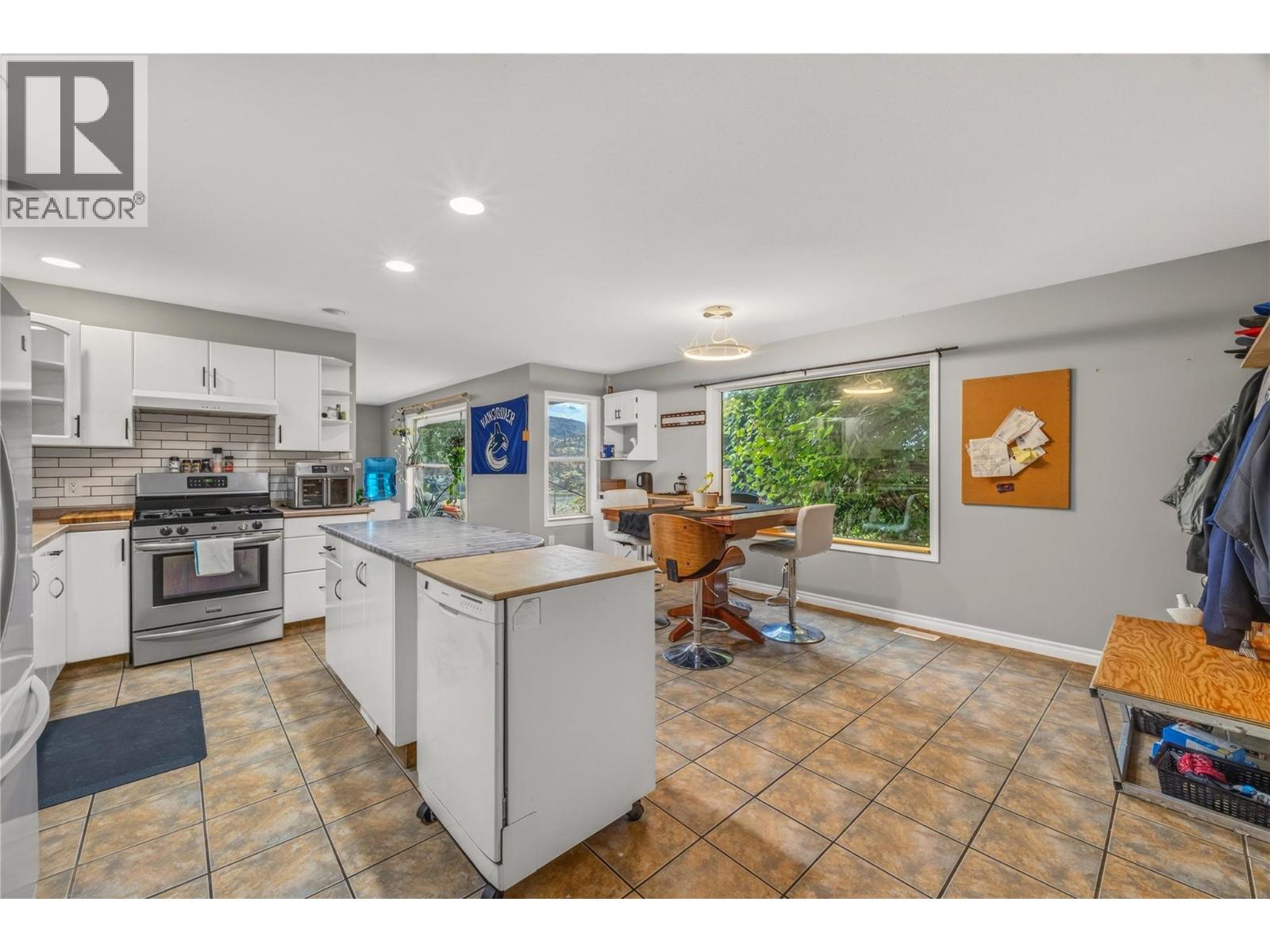 213 Tamarac Avenue