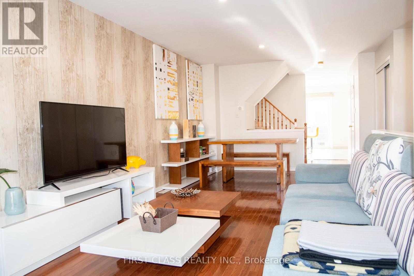 7224 DEANLEE COURT