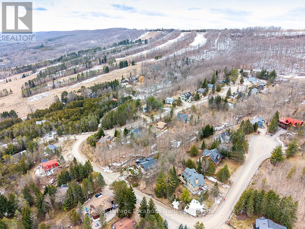 112 AMIK COURT