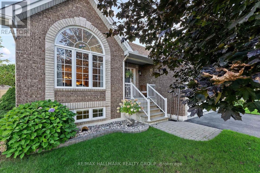 95 LLOYDALEX CRESCENT, OTTAWA, ON K2S 2E8 - Image 1360579995.jpeg?d=l