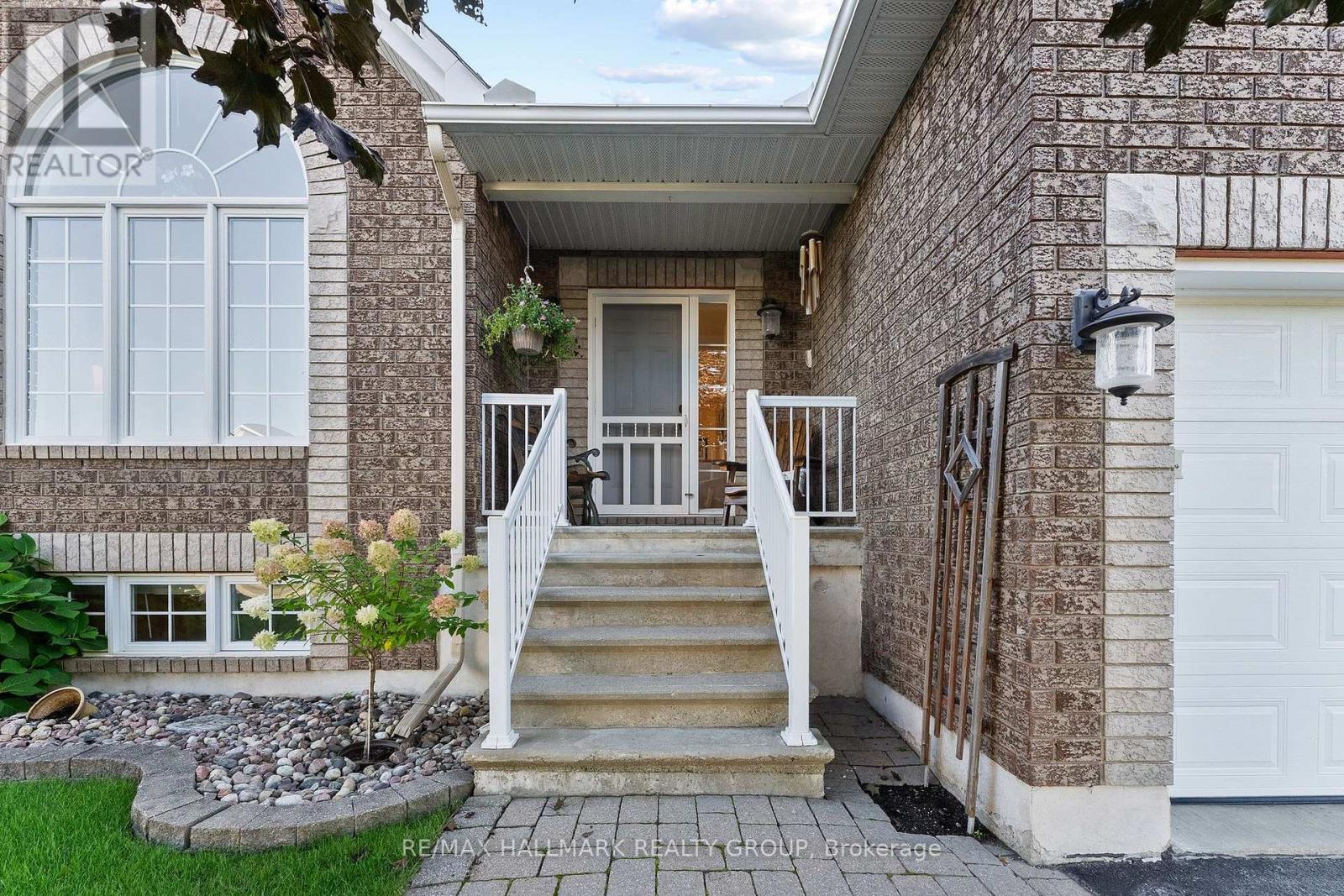 95 LLOYDALEX CRESCENT