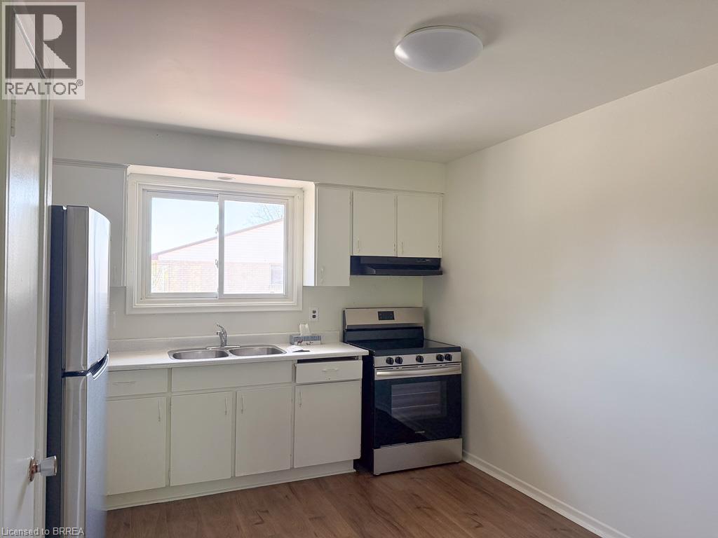 36 GRAHAM Avenue Unit# 4
