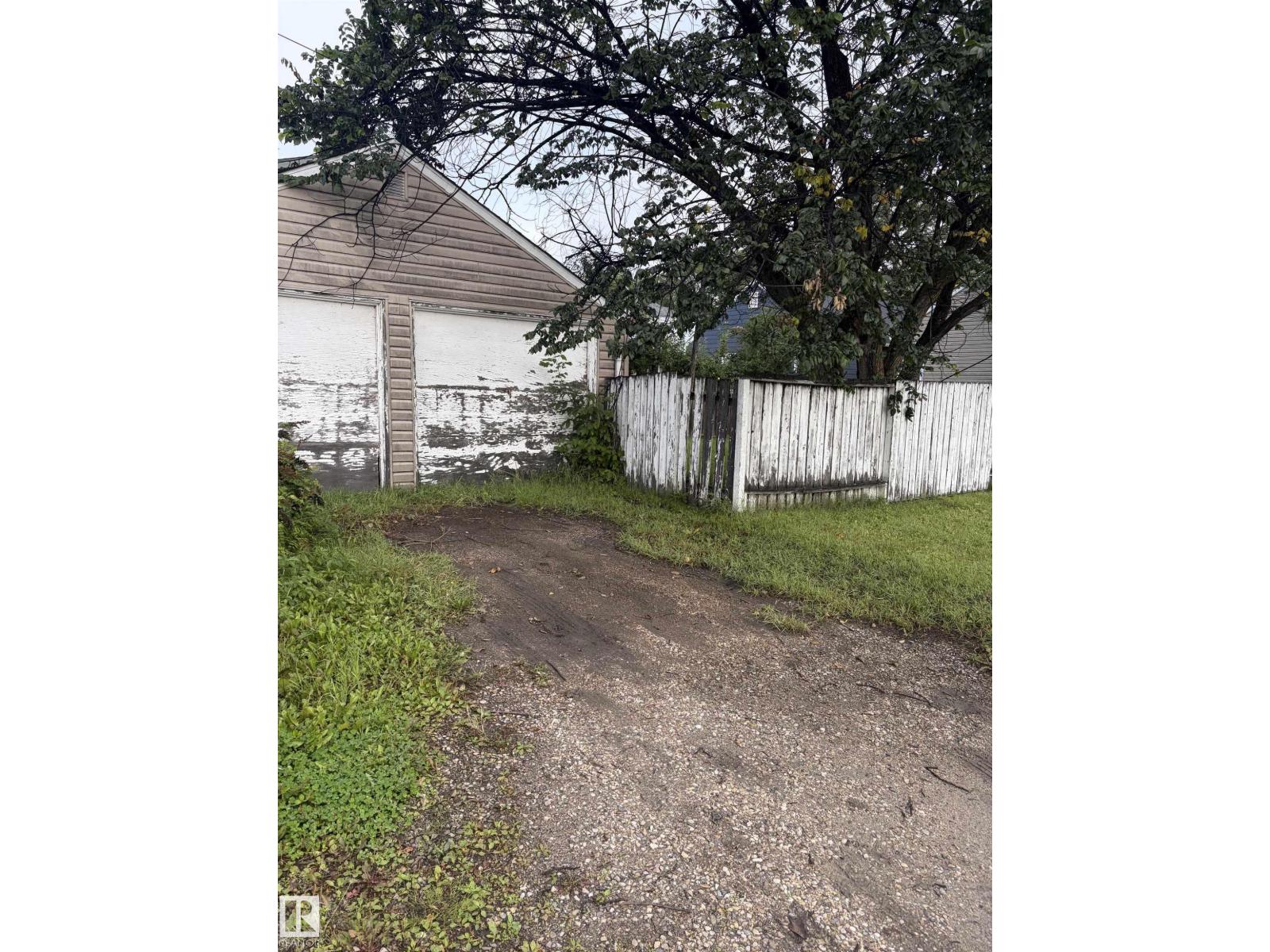 9603 83 AV NW