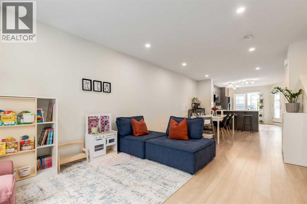104, 474 Seton Circle SE