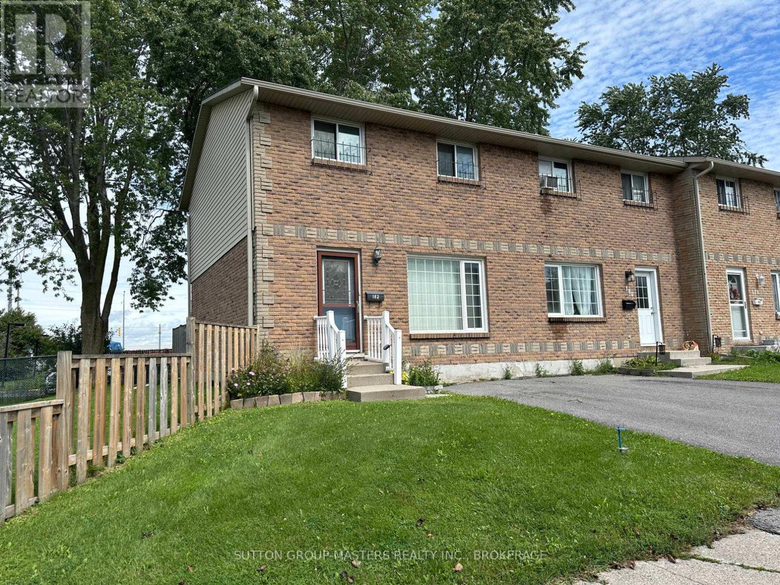 182 ROSEMUND CRESCENT