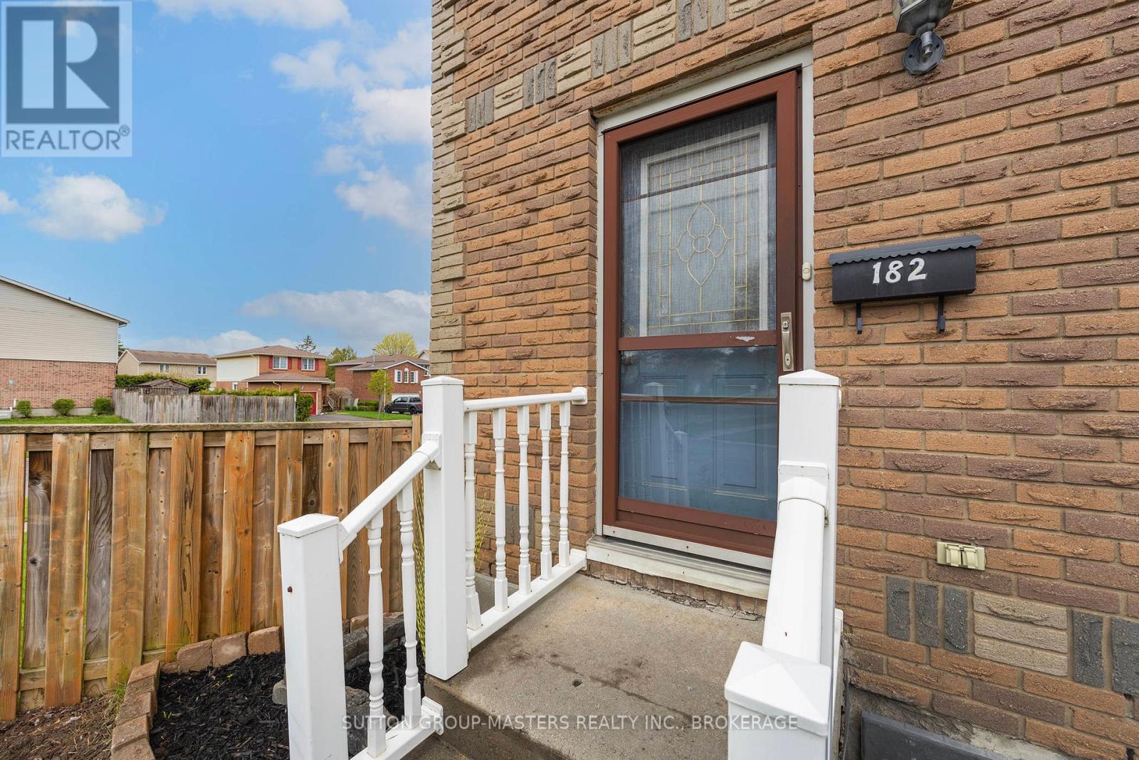 182 ROSEMUND CRESCENT