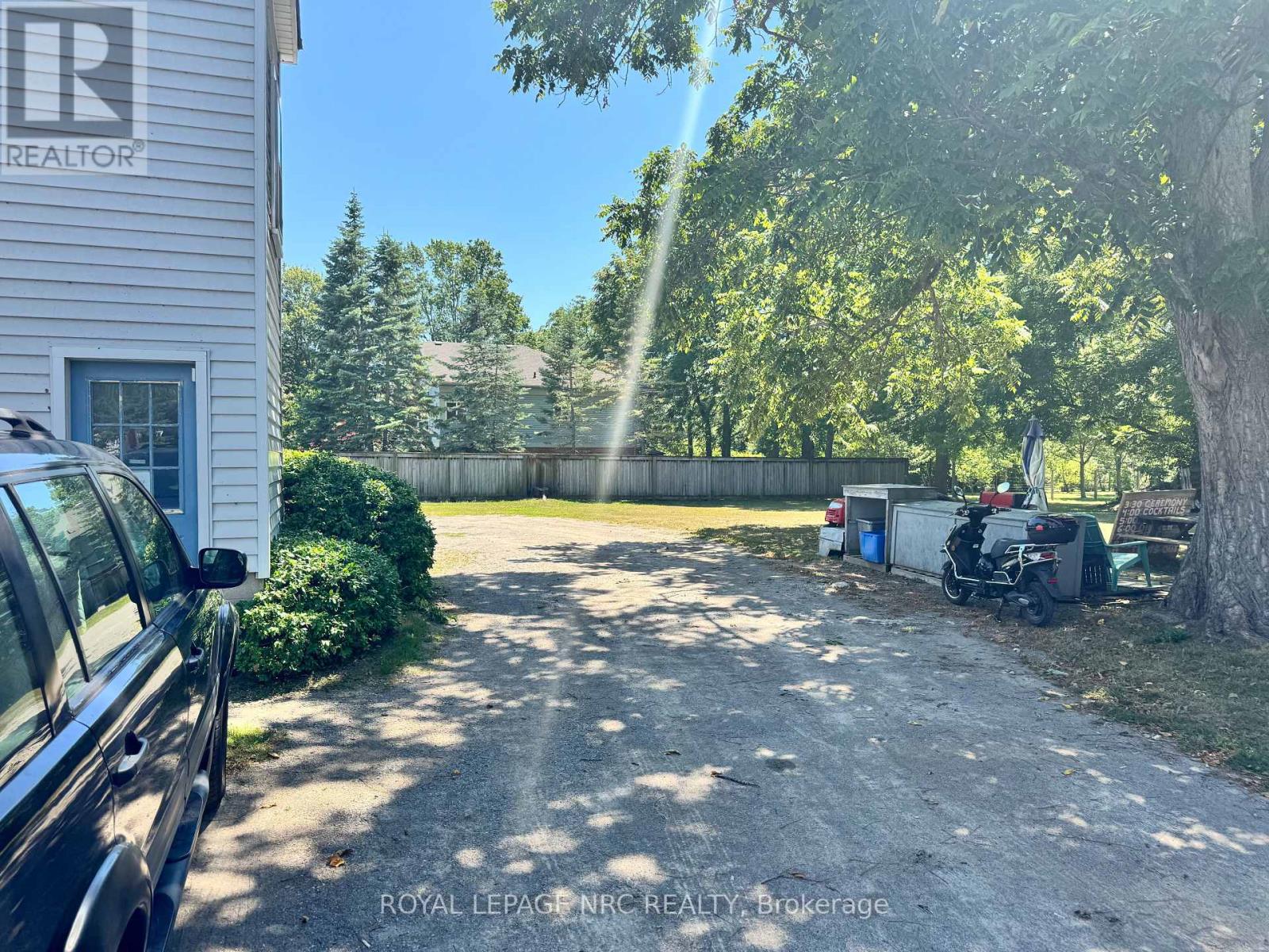 3993 WELLINGTON COURT