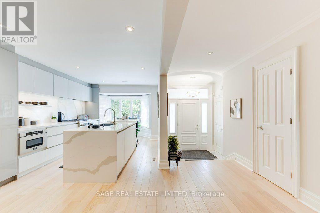 70 HEATH STREET E