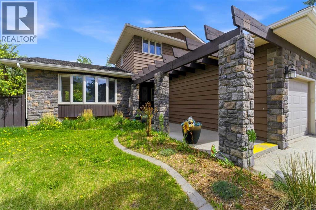 36 Varsity Estates Court NW