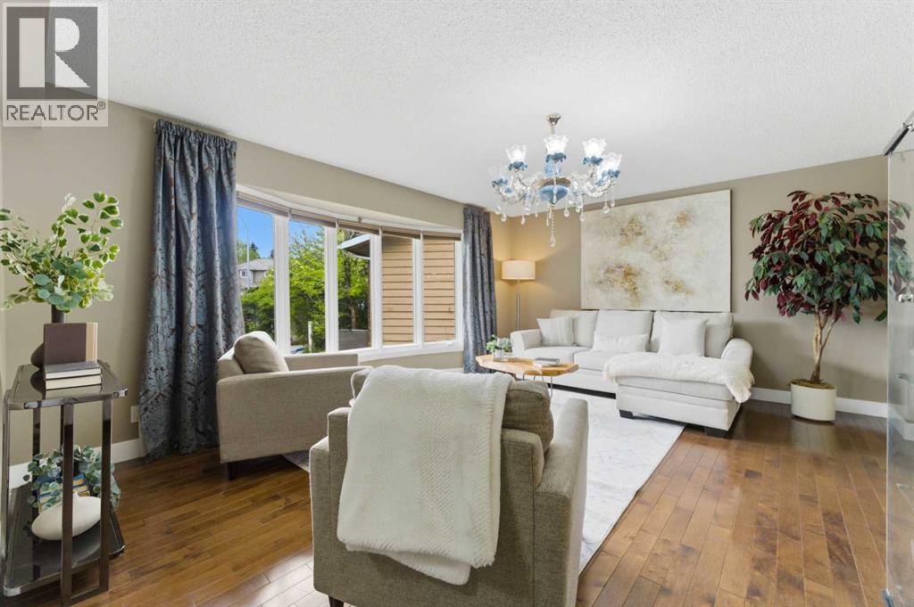 36 Varsity Estates Court NW