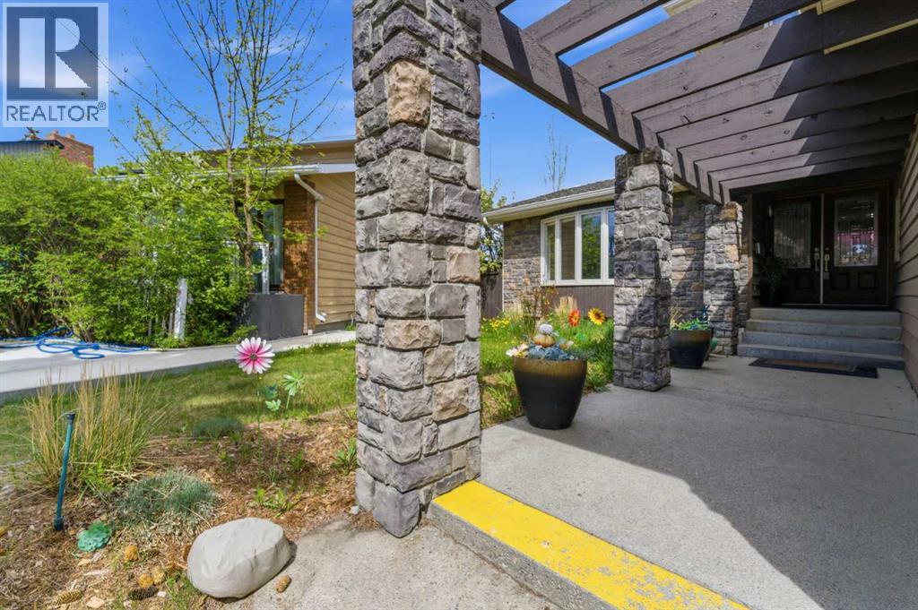 36 Varsity Estates Court NW