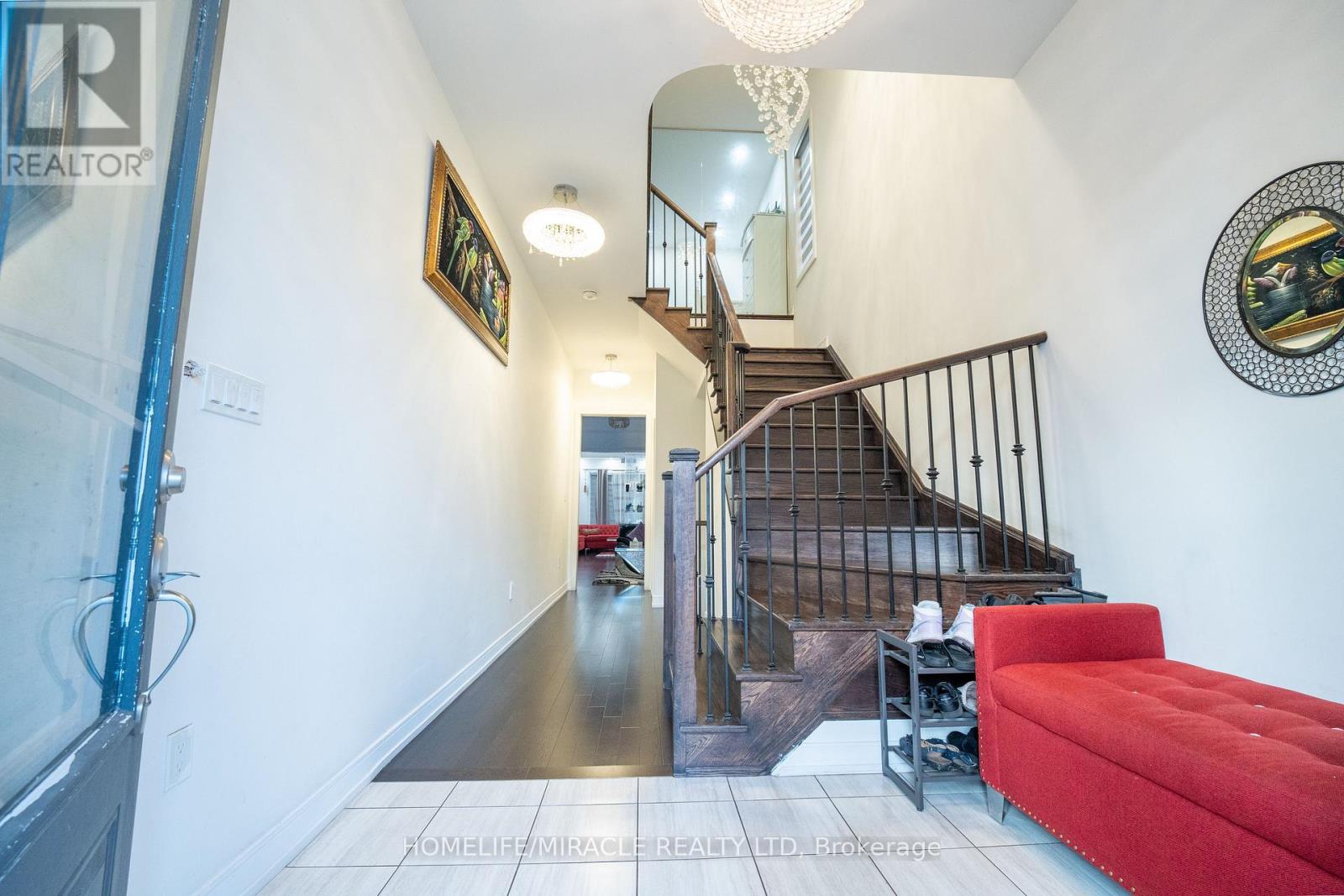 23 HENDRICKS CRESCENT