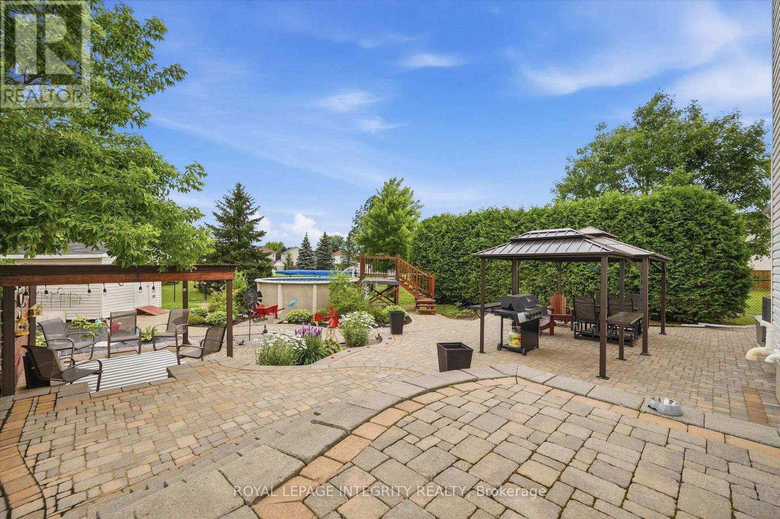 36 FRONTENAC BOULEVARD