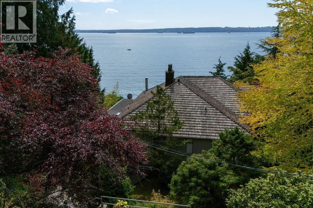 4052 MARINE DRIVE