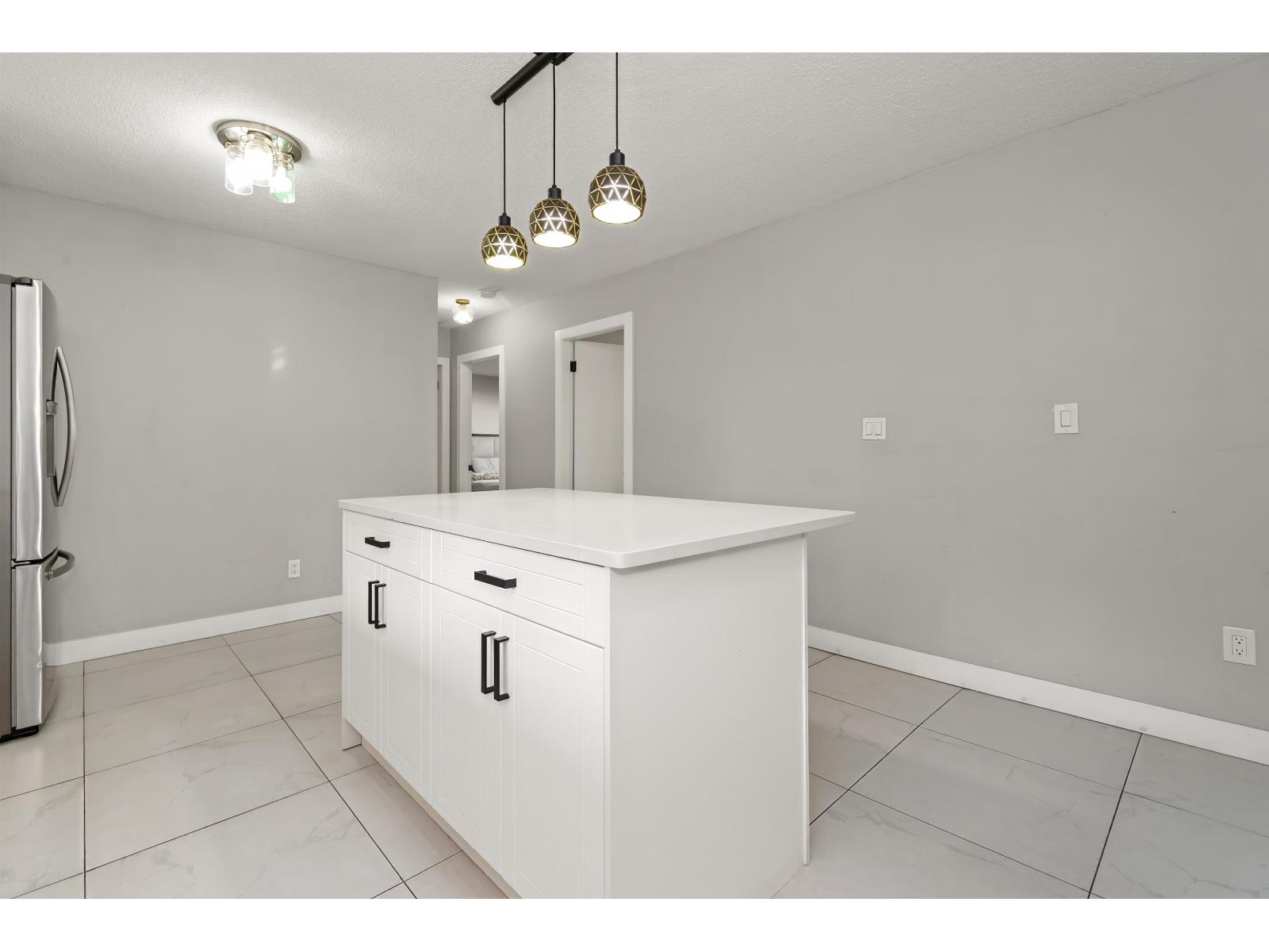 48247 YALE ROAD, East Chilliwack