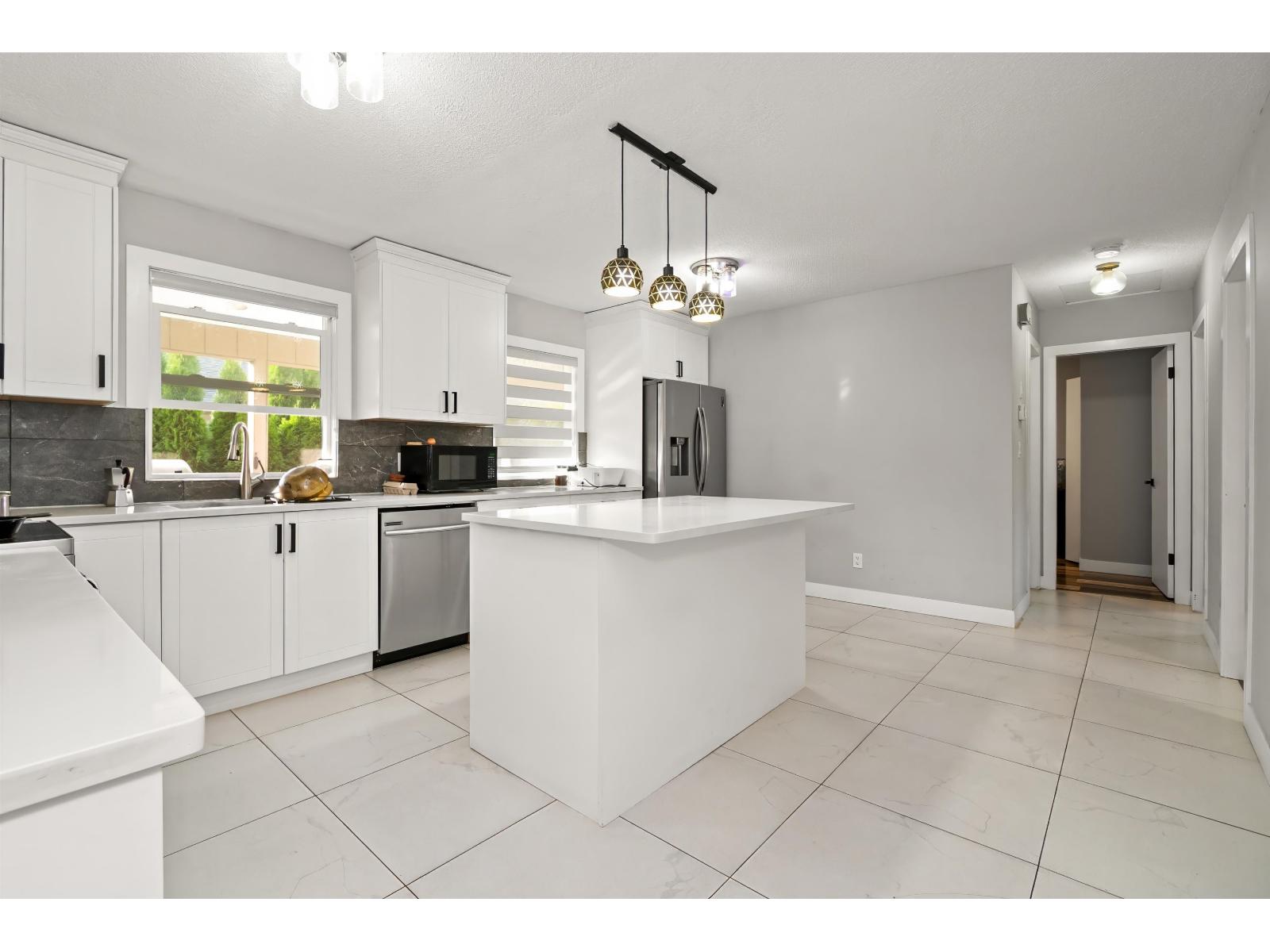 48247 YALE ROAD, East Chilliwack