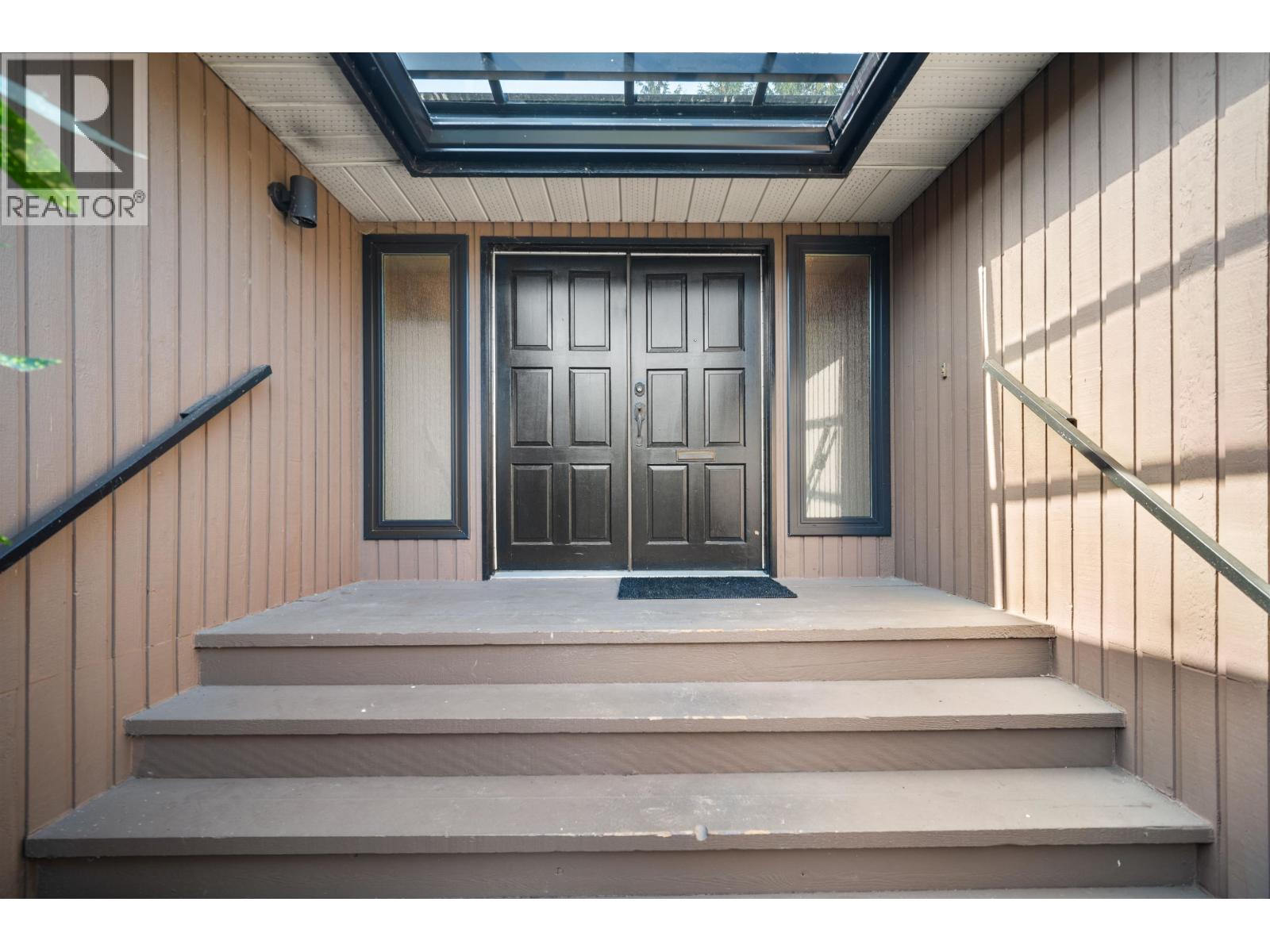 1172 EAGLERIDGE DRIVE