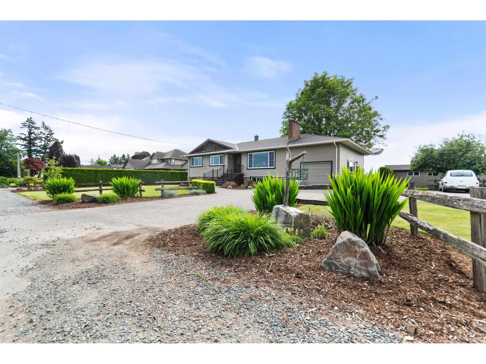 10195 GILLANDERS ROAD, East Chilliwack