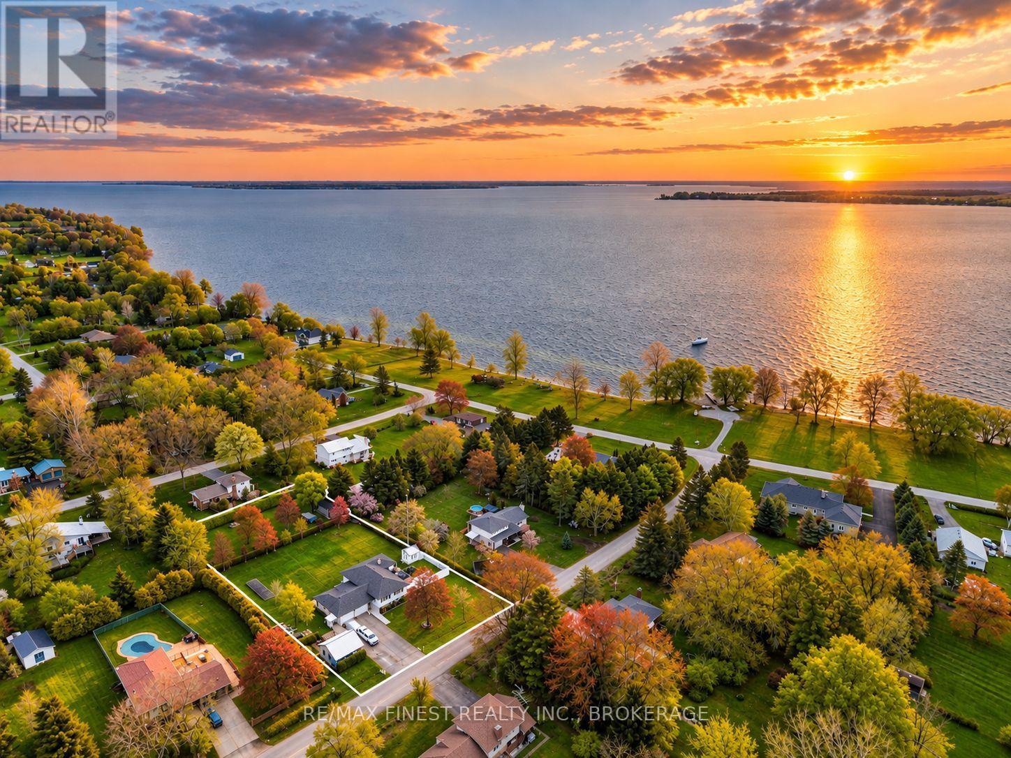 207 MEADOW CRESCENT