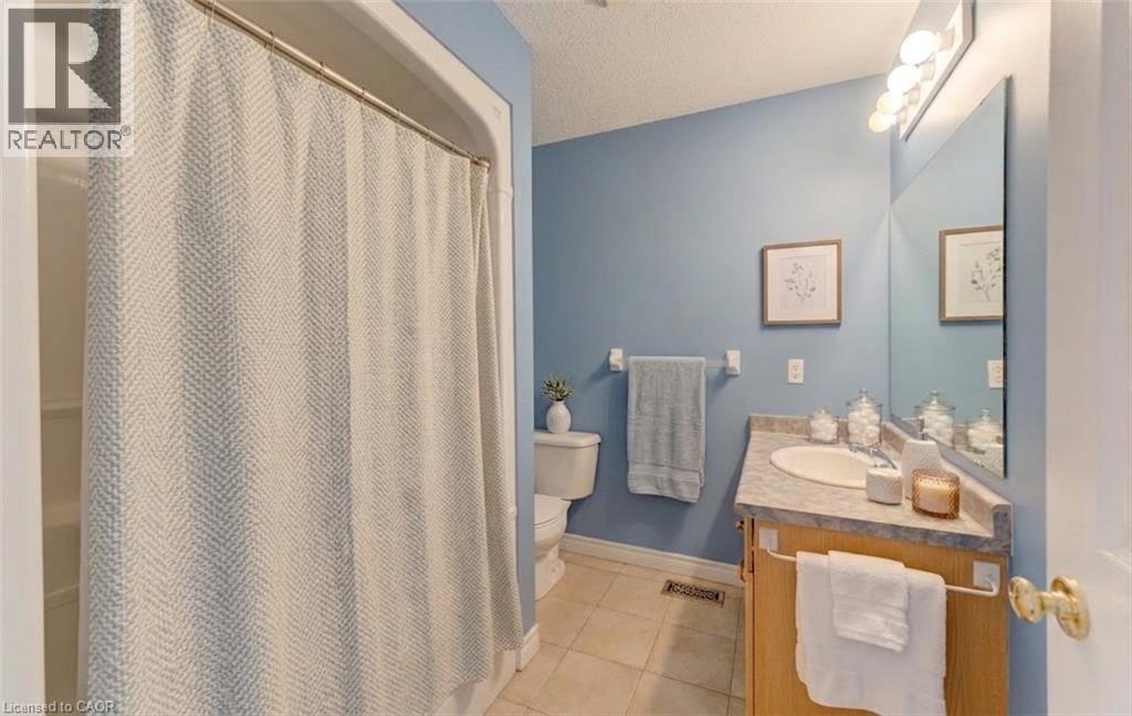 25 BANKSIDE Drive Unit# 2
