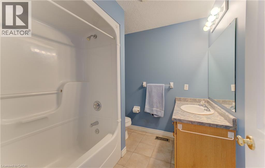 25 BANKSIDE Drive Unit# 2