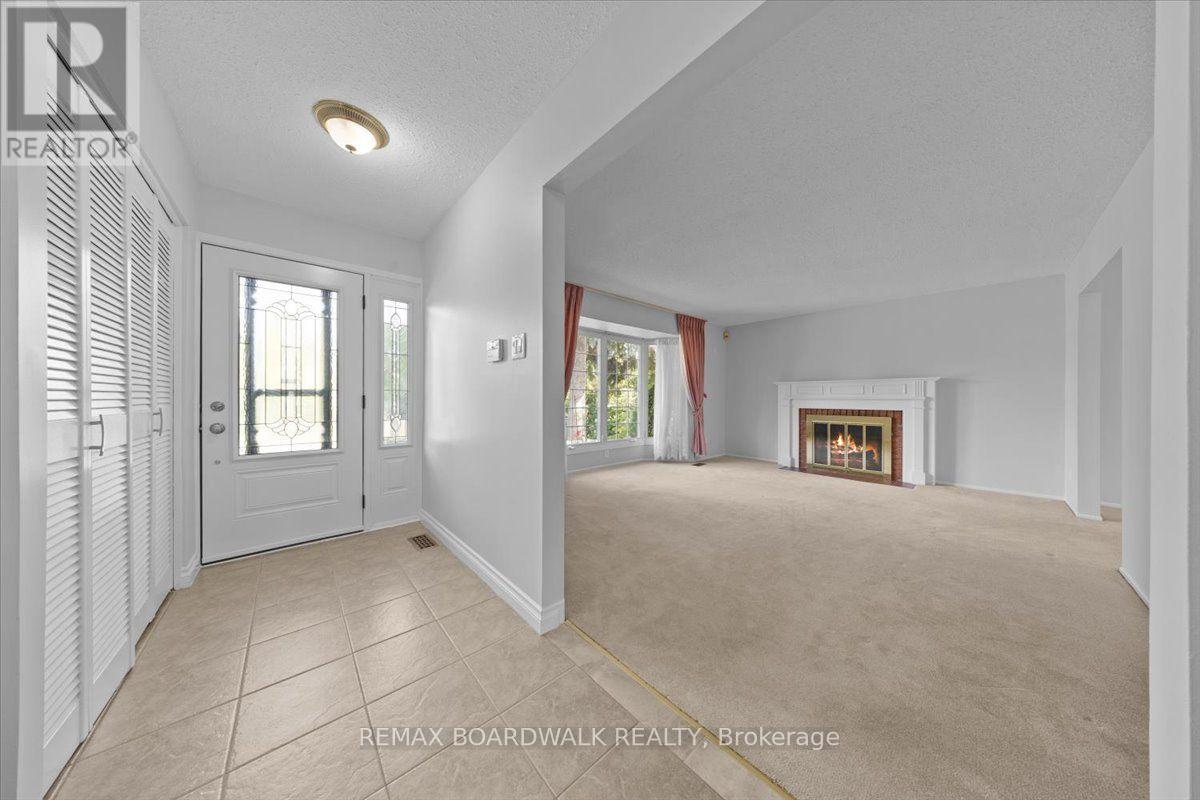 965 CAHILL DRIVE W