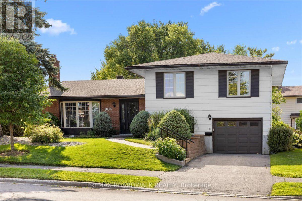 965 CAHILL DRIVE W