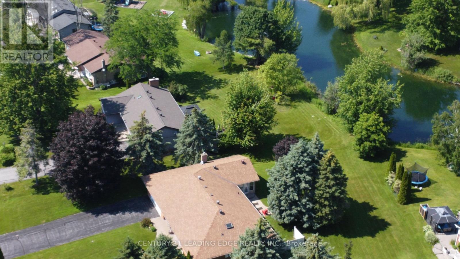 17 SANDLEWOOD TRAIL
