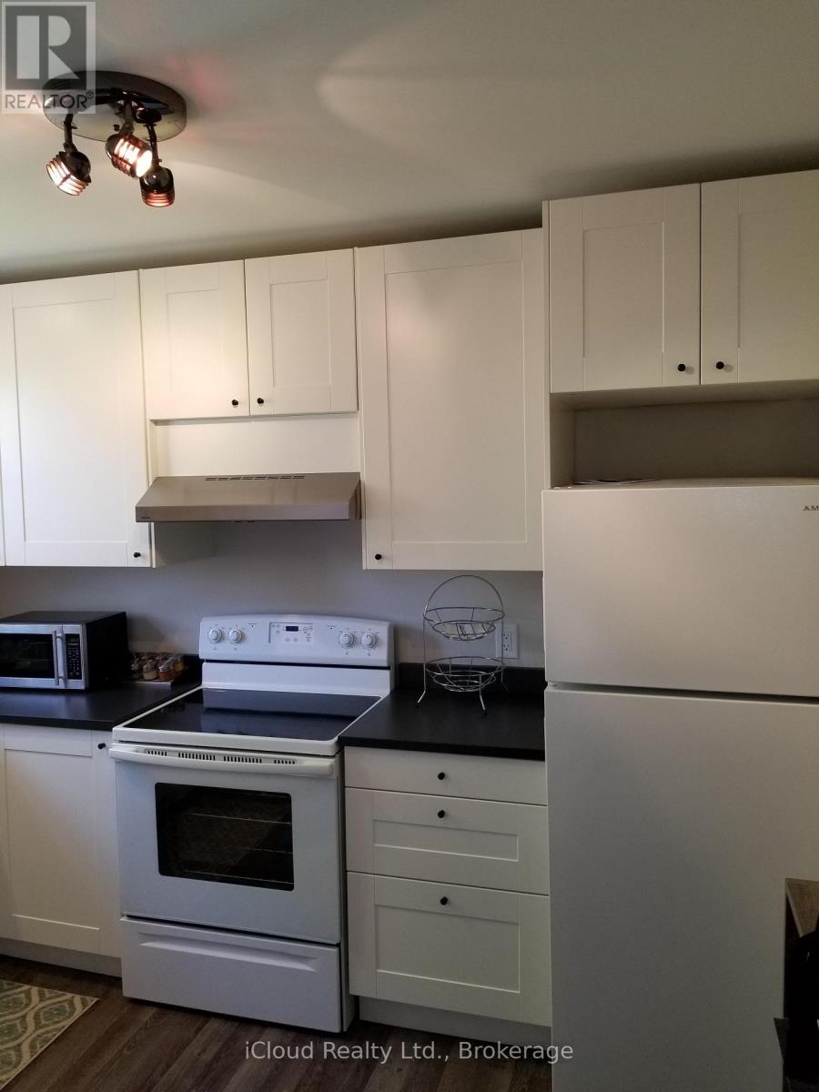 2C - 795 LAKESHORE ROAD E