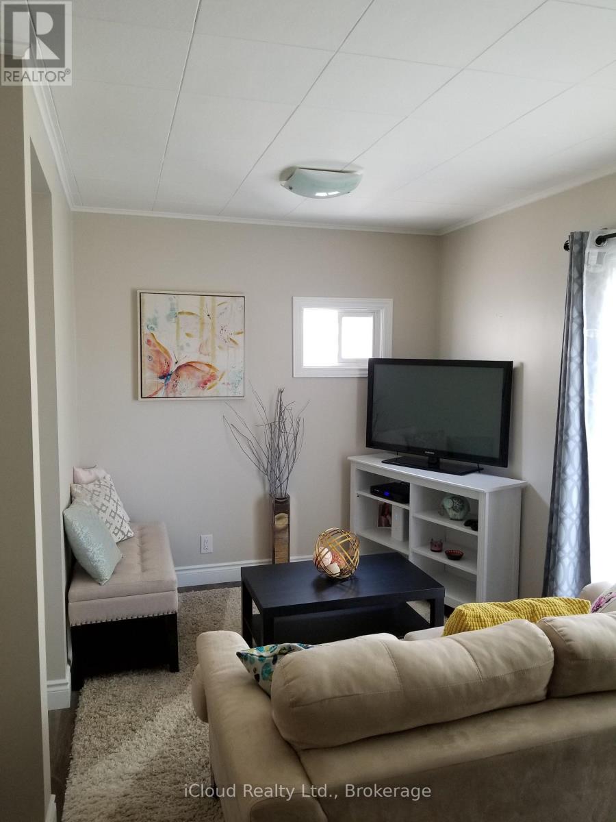 2C - 795 LAKESHORE ROAD E