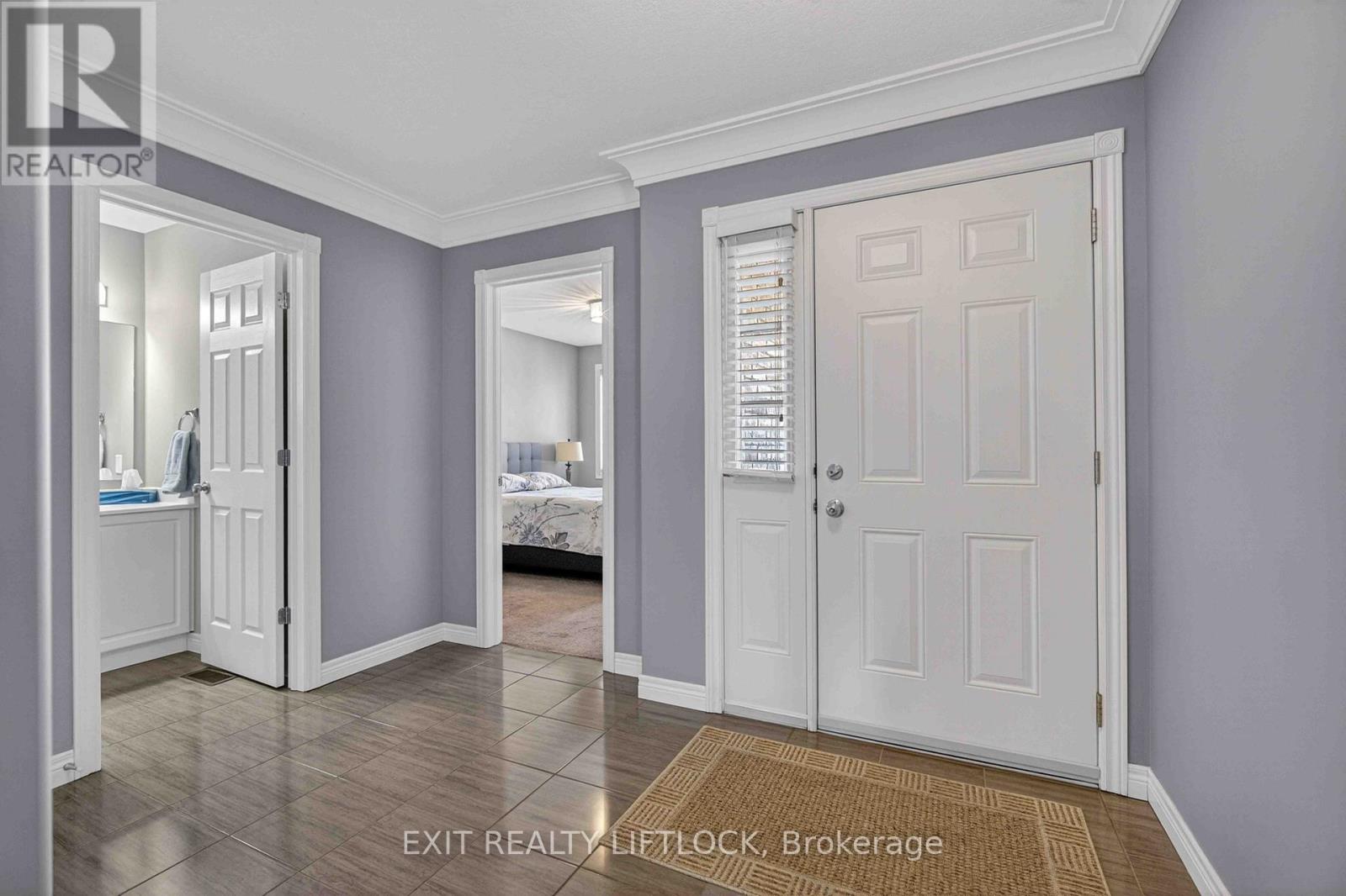 44 HELEN STREET - Photo 4