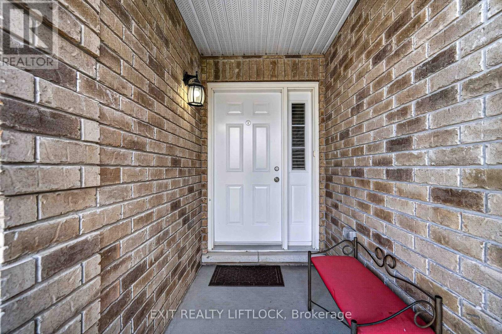 44 HELEN STREET - Photo 3