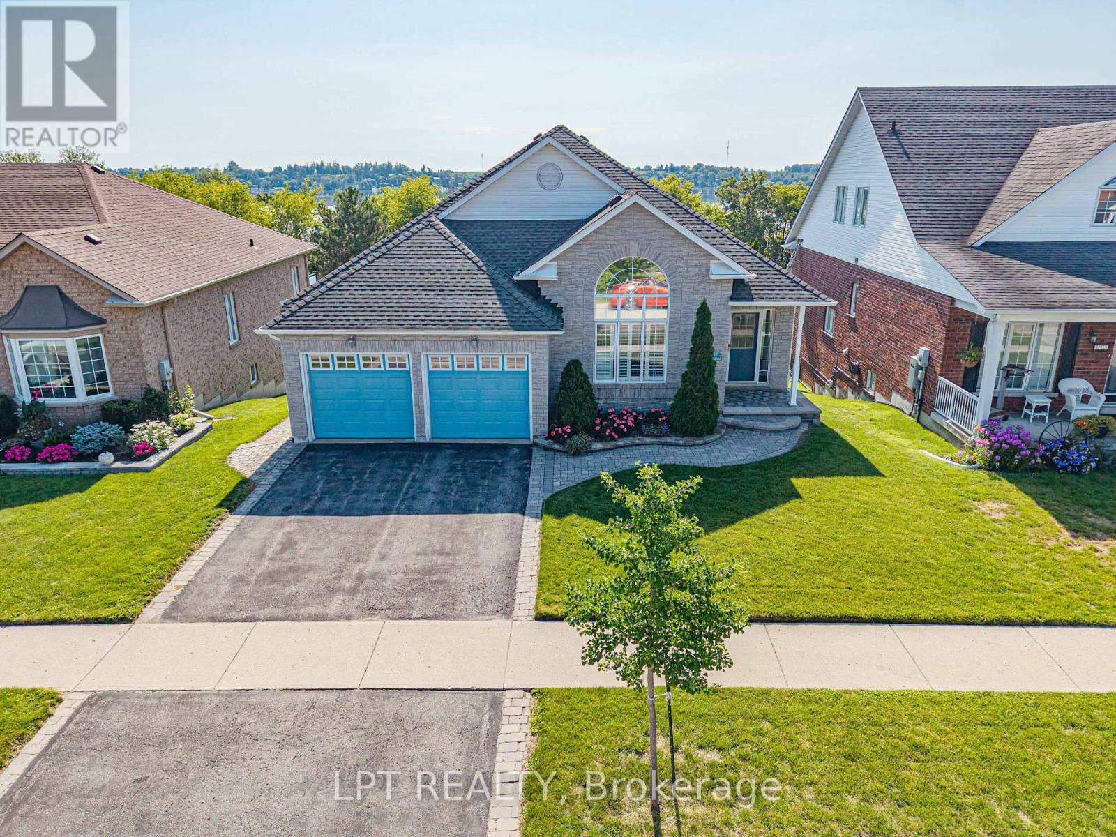 219 WATERBURY CRESCENT