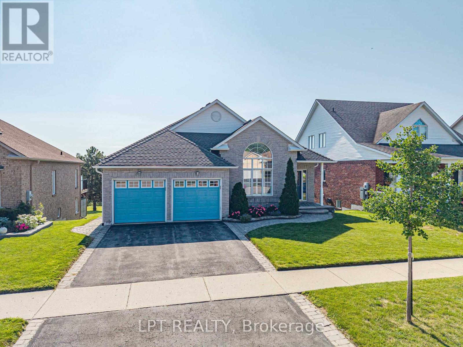219 WATERBURY CRESCENT