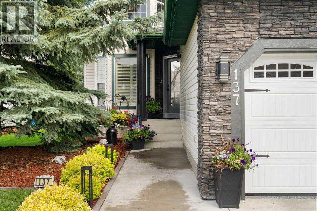 137 Gleneagles View
