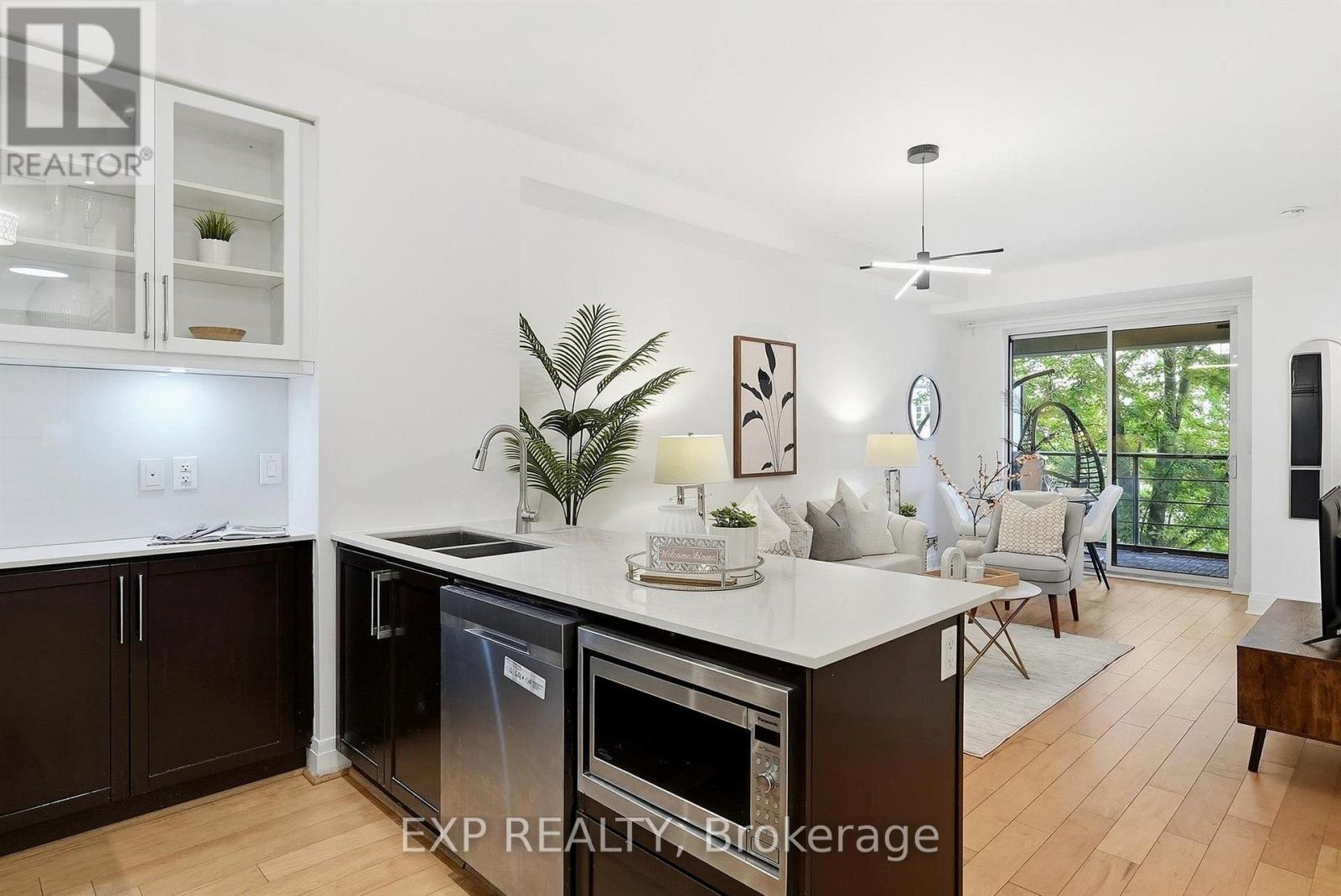 213 - 21 CLAIRTRELL ROAD