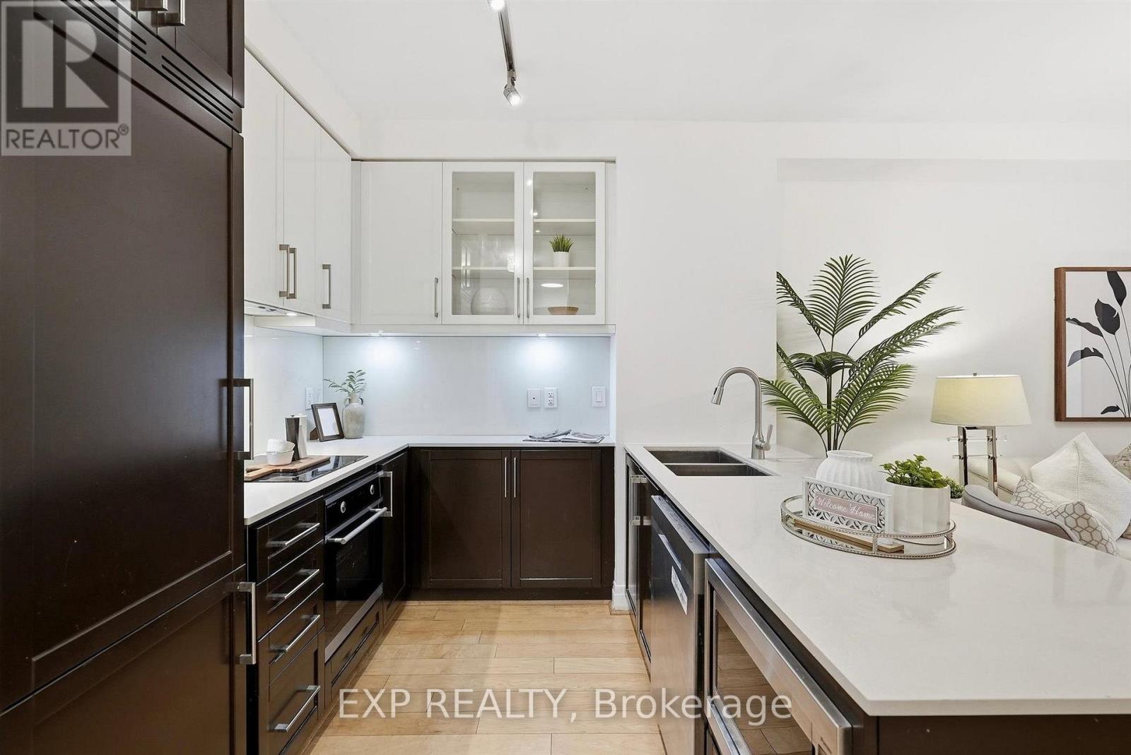 213 - 21 CLAIRTRELL ROAD