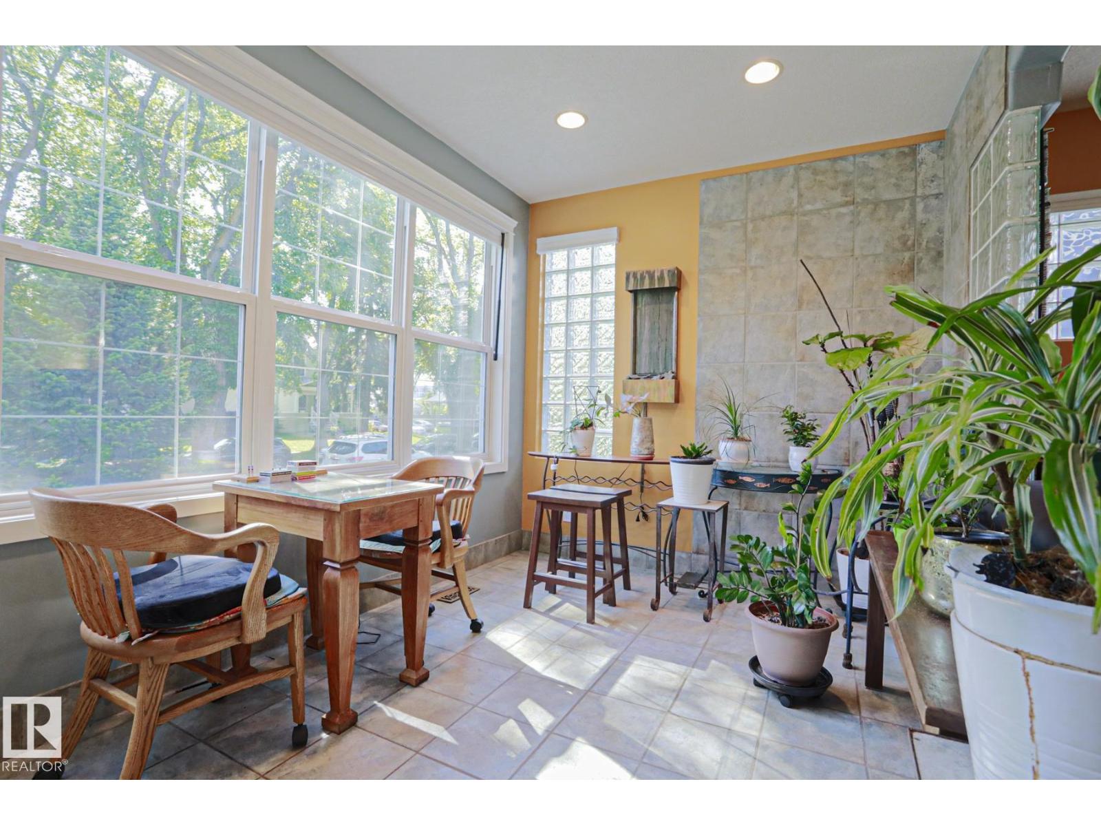 10814 125 ST NW NW
